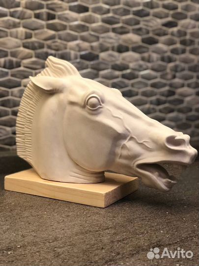Статуэтка лошадь из гипса