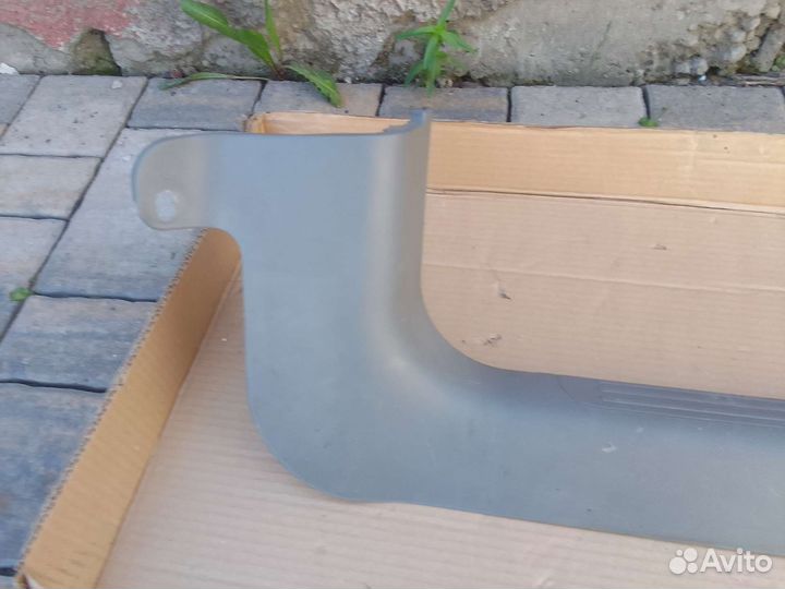 Накладка порога передняя правая Chevrolet Aveo