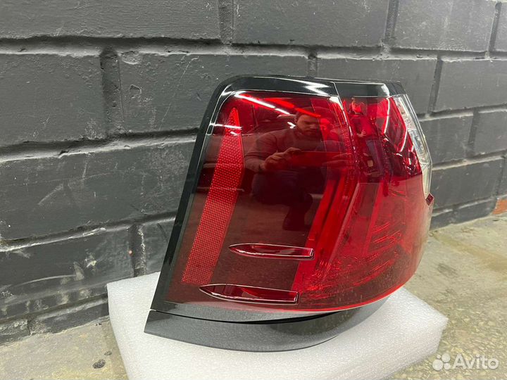 Фонарь левый LX570 в крыло GBT