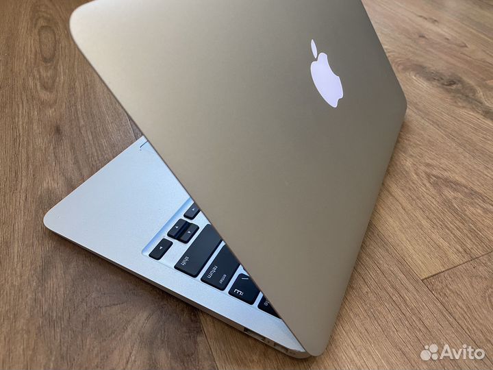 Apple MacBook Air 11 1010