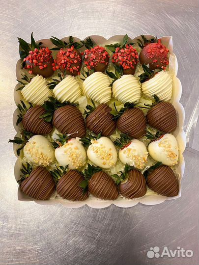 Клубника в шоколаде в наличии