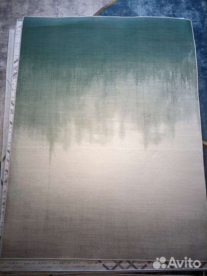 Новый ковер безворсовый