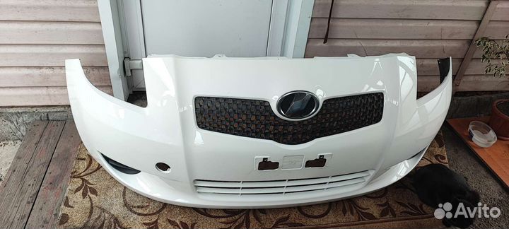 Бампер передний toyota vitz 2005-2007 год