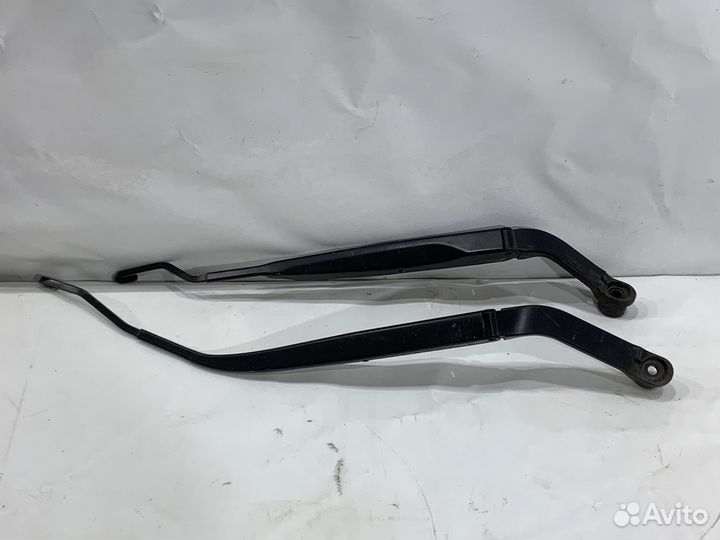 Поводки стеклоочистителя Mitsubishi Outlander 3