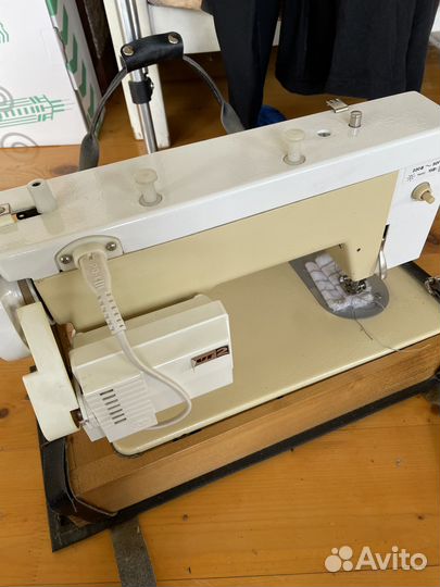 Швейная машина Чайка 134