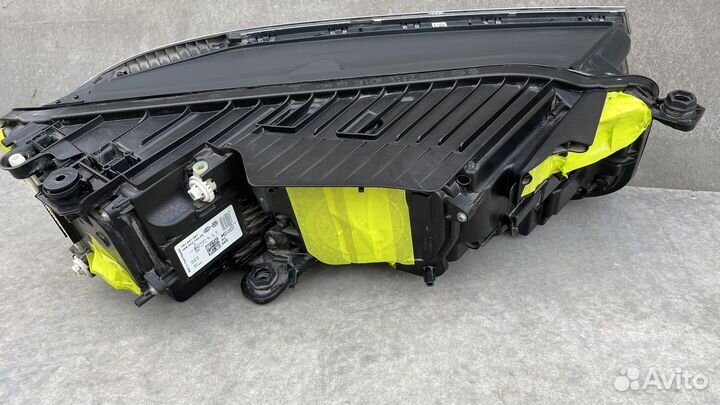 Фара левая VW Touareg