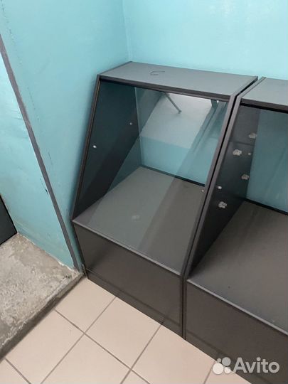 Ветрина-стелаж