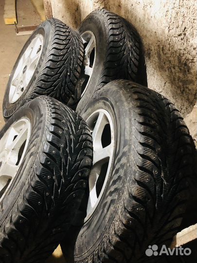 Колеса в сборе 215/70R16 Yokohama