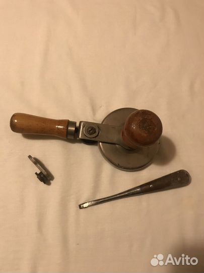 Машинка для закатки и реставрации крышек