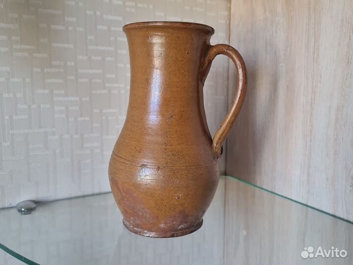 Глиняный кувшин старинный