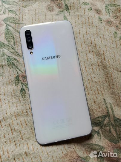 Samsung Galaxy A50, 6/128 ГБ