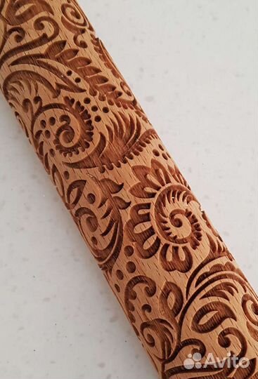 Скалка с узором деревянная