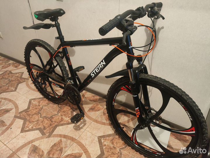 Велосипед Stern 26R на литых дисках