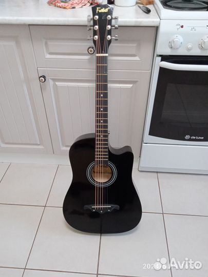 Акустическая гитара