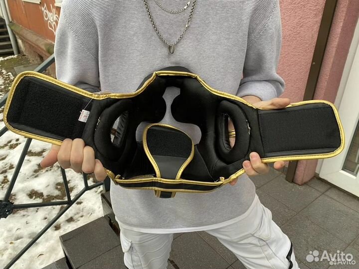 Шлем Venum золотой D3