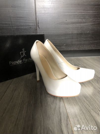 Туфли белые