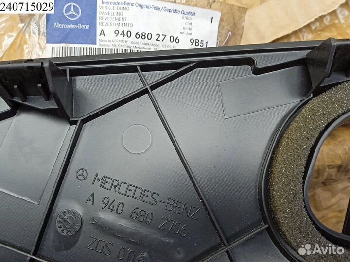 Накладка на торпедо левая Mercedes Axor Atego