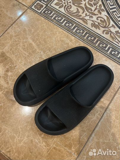 Шлепанцы женские