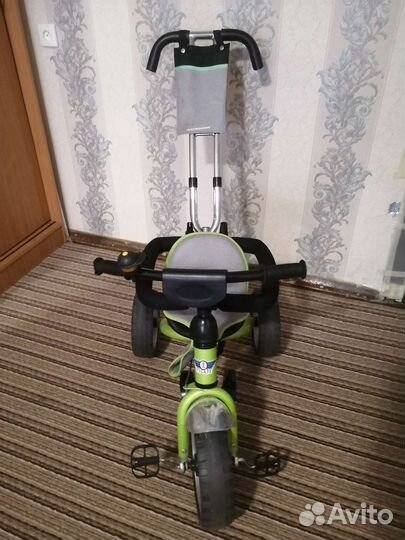 Детский велосипед с ручкой, б.у