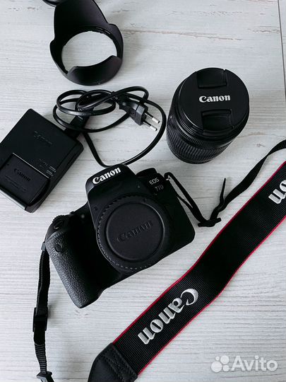 Canon EOS 77D kit 18-55 + tamron 18-200