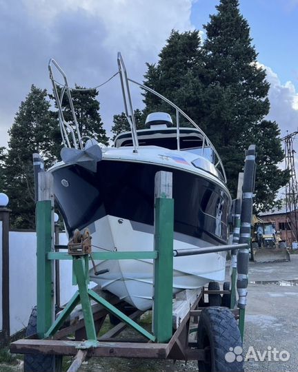Bayliner 842