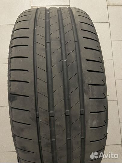 Bridgestone Turanza T005 225/40 R19 и 255/35 R19 93Y