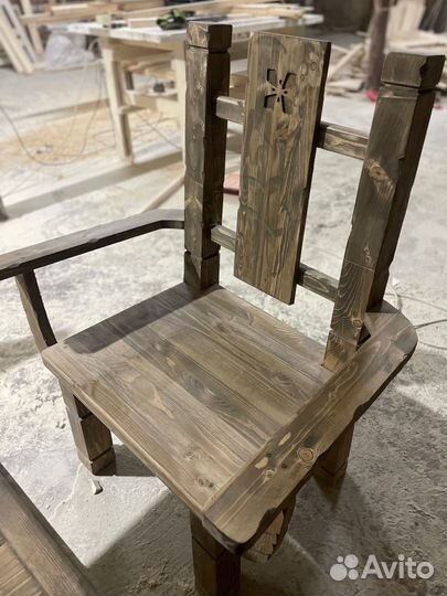 Стол скамейки кресло резное под старину на дачу