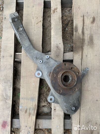 Кулак поворотный передний правый bmw x5 е70