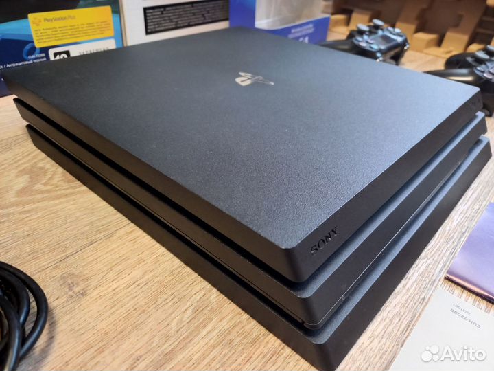 Sony Ps4 Pro 1tb, 2 геймпада, 260 игр