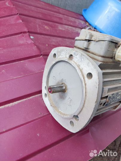 Электродвигатель 220/380в 370w