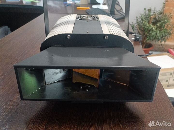 Светотехническое проекционное устройство