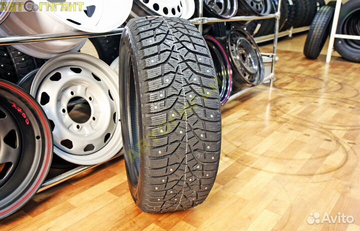 Bridgestone Blizzak Spike-02 205/55 R16 91T