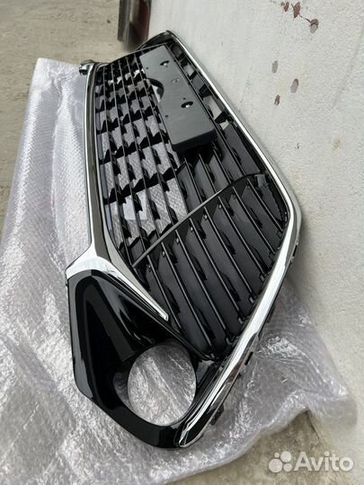 Решетка бампера Camry v55 Exclusive