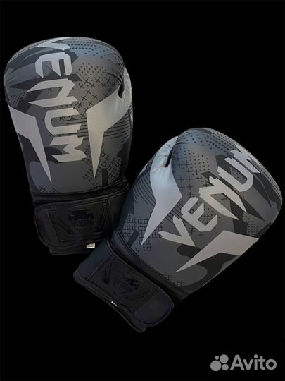 Боксерские перчатки Venum