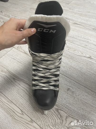 Коньки хоккейные 40 размер