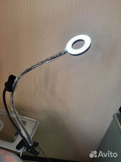 Настольная светодиодная кольцевая лампа