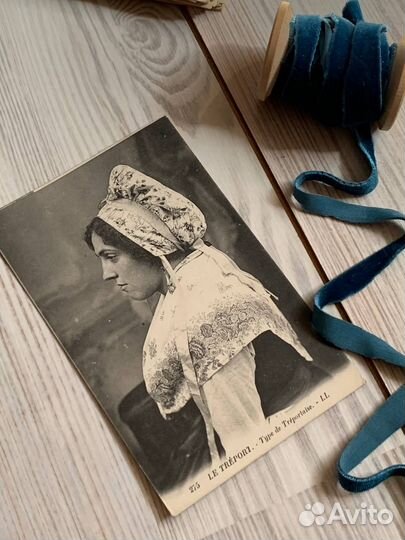 Открытки с прелестными француженками