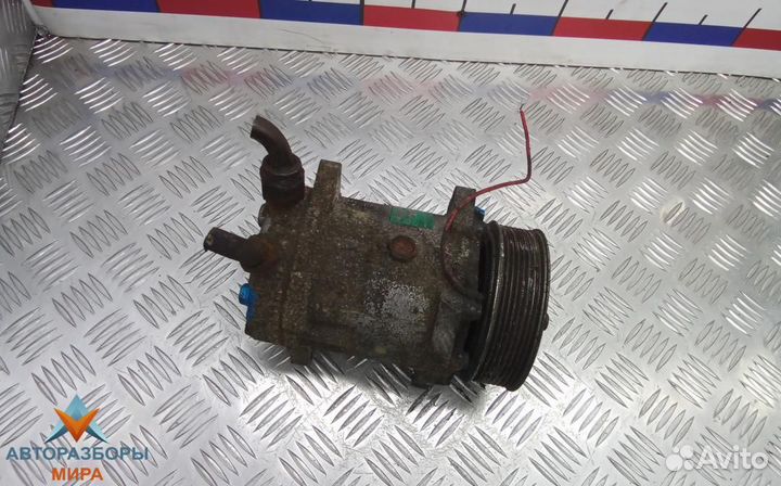 Компрессор кондиционера Volkswagen Transporter T5