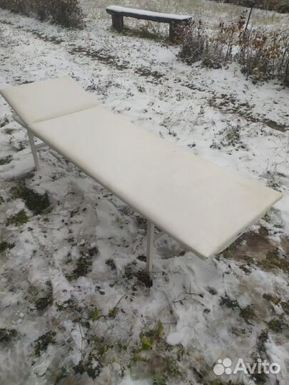 Кушетка для массажа с вырезом