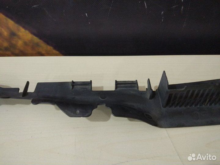 Дефлектор радиатора Volkswagen Passat Variant B6