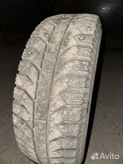 Bridgestone Ice Cruiser 7000 215/65 R16 98