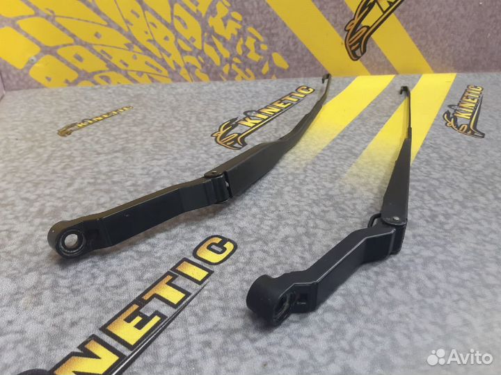 Поводок стеклоочистителя Emgrand EC7 Эмгранд