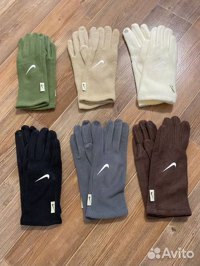 Женские перчатки Nike