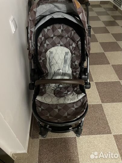 Прогулочная коляска, складывается книжкой