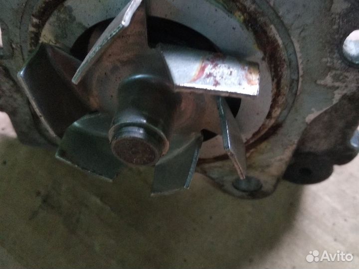 Помпа mitsubishi Каризма,бу,SEM