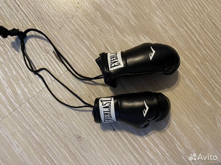 Боксерские перчатки брелок