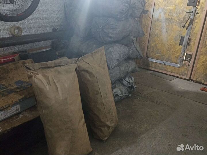 Уголь древесный в мешках