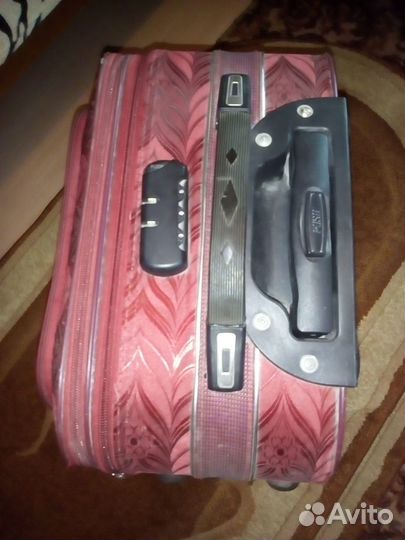 Чемодан на колесах