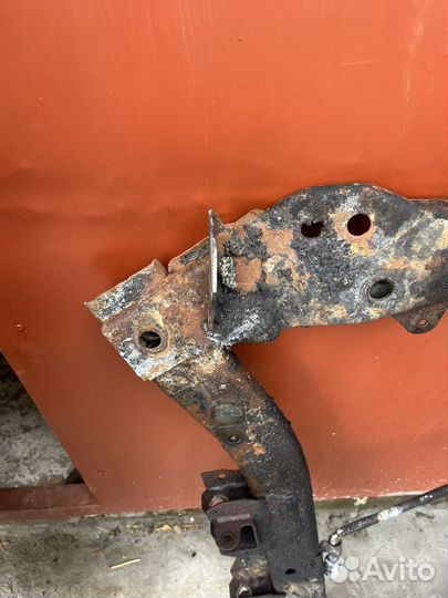 Рено дастер подрамник