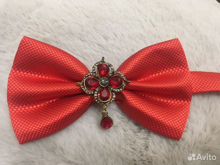 Женская бабочка-галстук